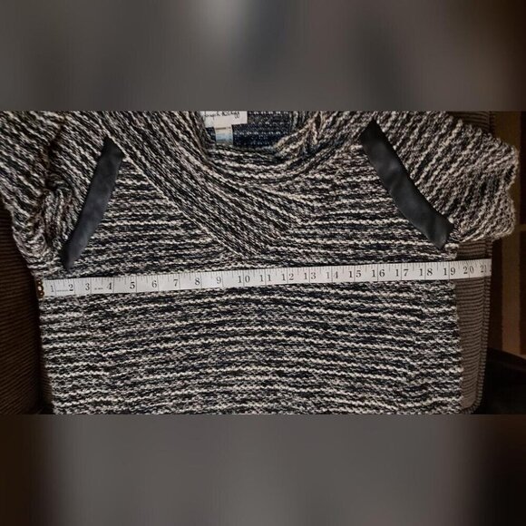 Minimalist Chic Joseph Ribkoff Striped Knit Sweater Warm Cowl Neck Size 4 - Picture 7 of 9